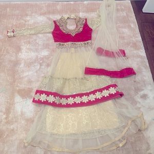 Crystal work Royal looking lehenga(skirt) set. Worn once.